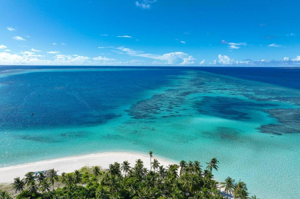 Discover Black Pearl Himandhoo