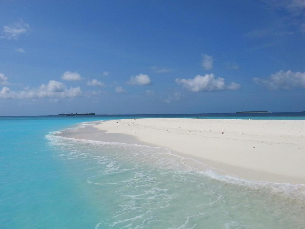 LVIS Blancura Hotel in B.Dharavandhoo